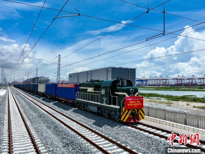 广州港南沙港区成功开行首趟中欧班列 广州港集团 供图