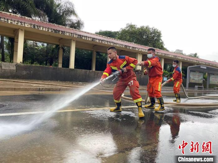 清淤现场。　福建省三明市消防救援支队供图